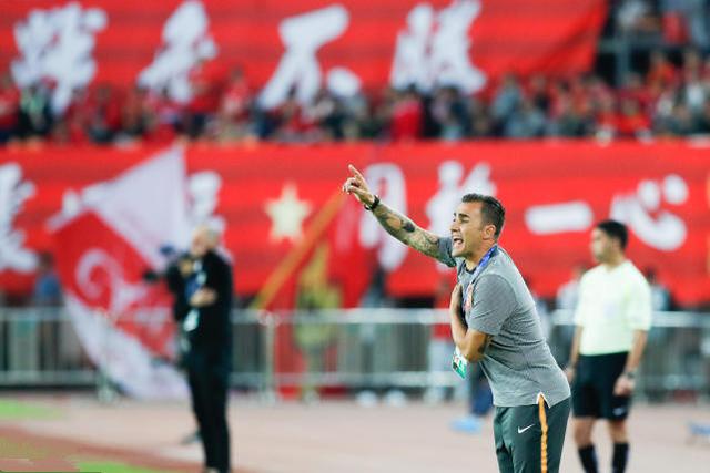  比勒菲尔德主场惜败劲敌，保级之路任重道远