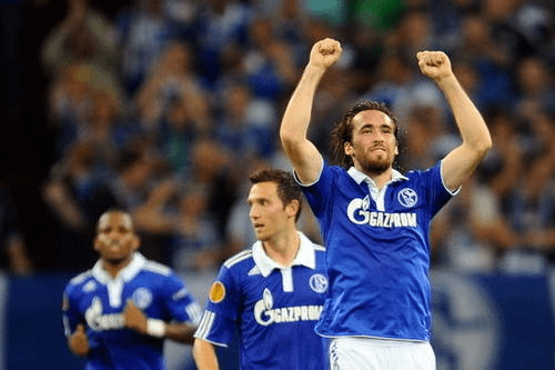  沙尔克04新帅上任首胜激活球队战斗力