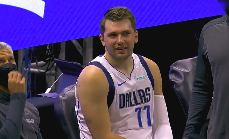  独行侠东契奇三双表现，全能数据碾压对手